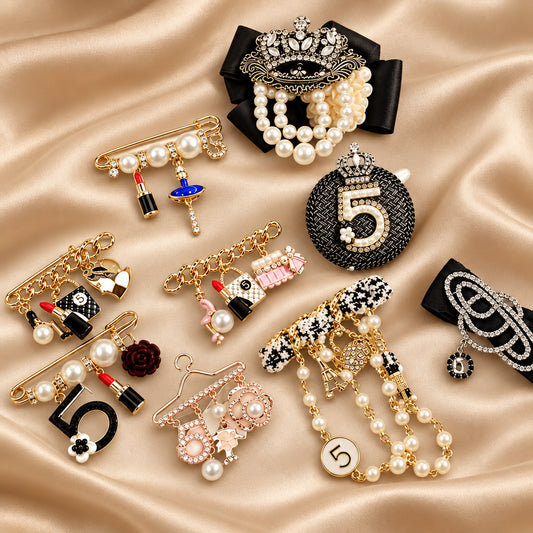 Broches à détails bijou — Plusieurs modèles