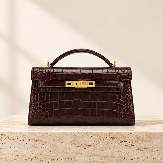 Noor marron croco — photo travaillée sur fond crème
