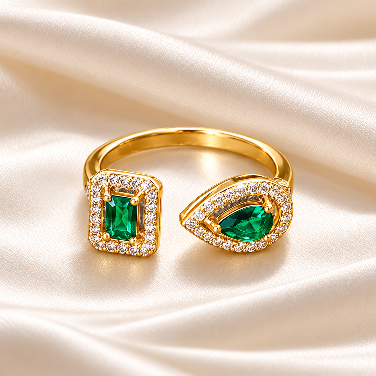 Bague Élia dorée verte sur satin