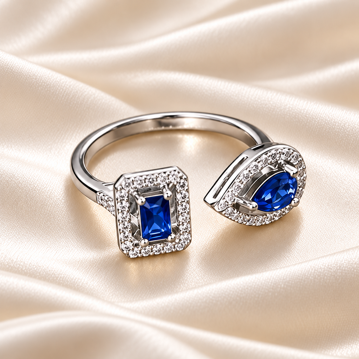 Bague Élia argentée bleue sur satin